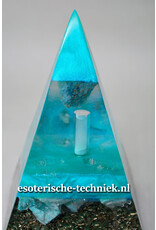 Orgonite piramide met Plasma, GaNs, Nano Goud,  Shungite en Fluorieten Gereserveerd