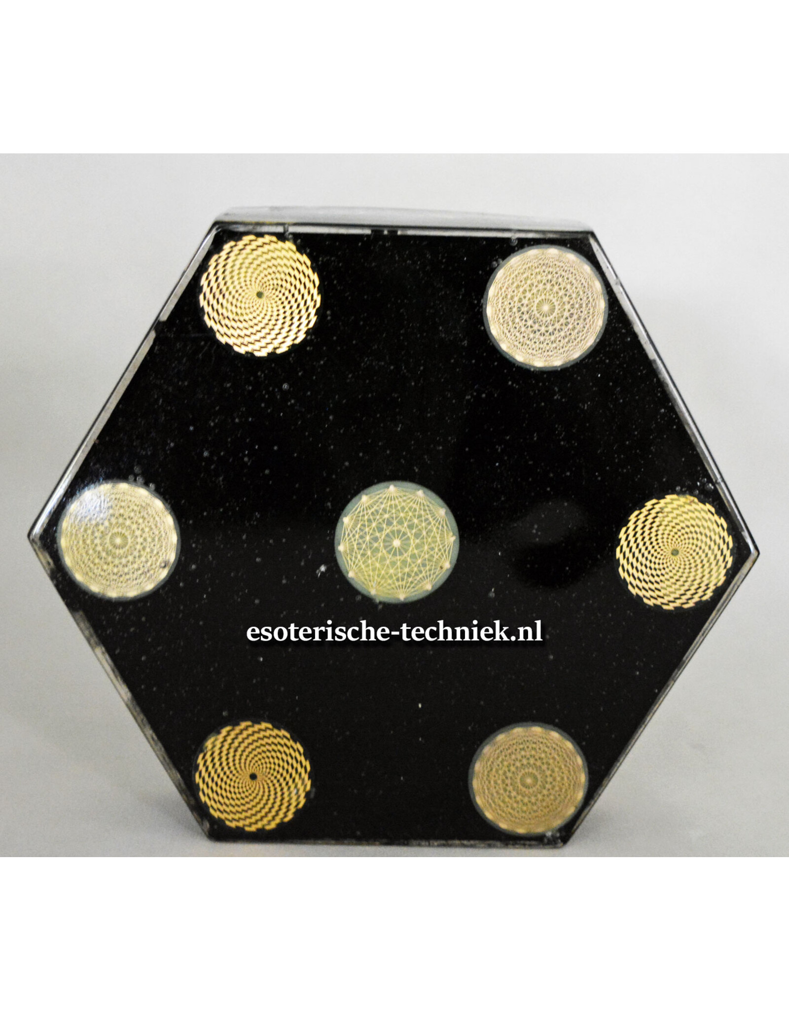 Orgone Orgonite Oplaadschijf hexagon met Shungiet en geometrische tesseract