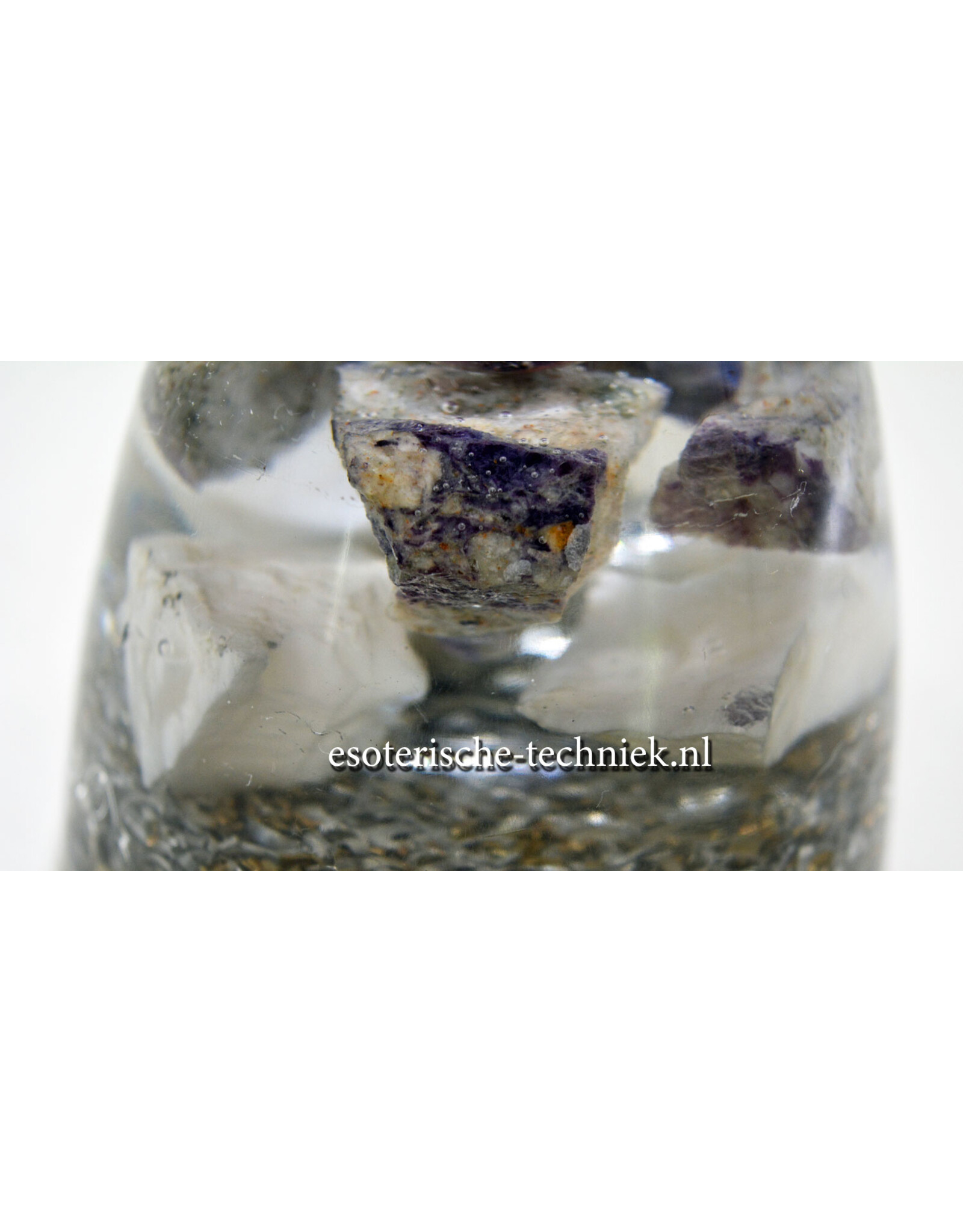 Orgonite cone met Bertrandiet, Amethist, Shungite en witte Agaat