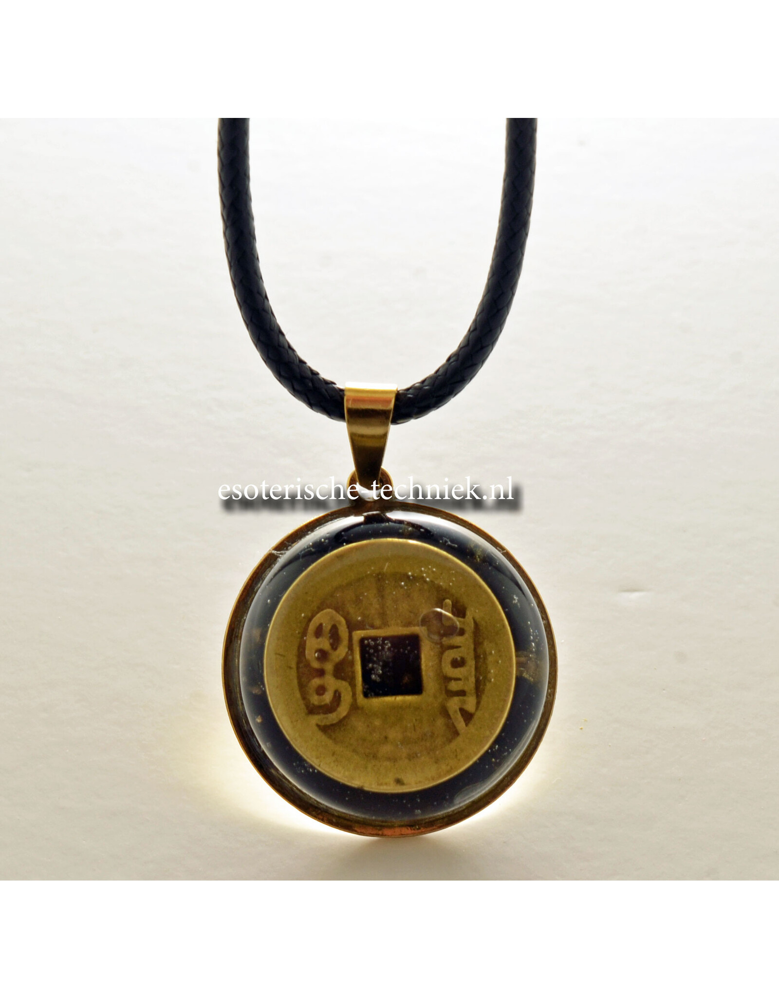 Orgone Orgonite hangers Shungiet met symbool of Bergkristalpunt