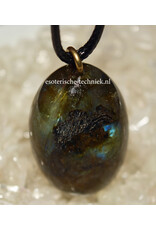 Orgone orgonite hanger Labradoriet, persoonlijke bescherming tegen ongewenste invloeden van buitenaf.