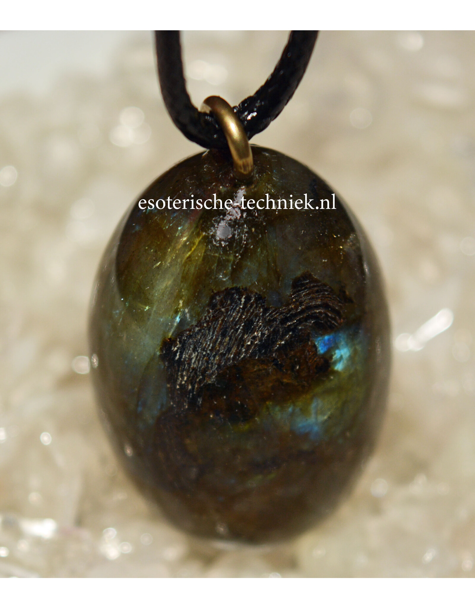 Orgone orgonite hanger Labradoriet, persoonlijke bescherming tegen ongewenste invloeden van buitenaf.