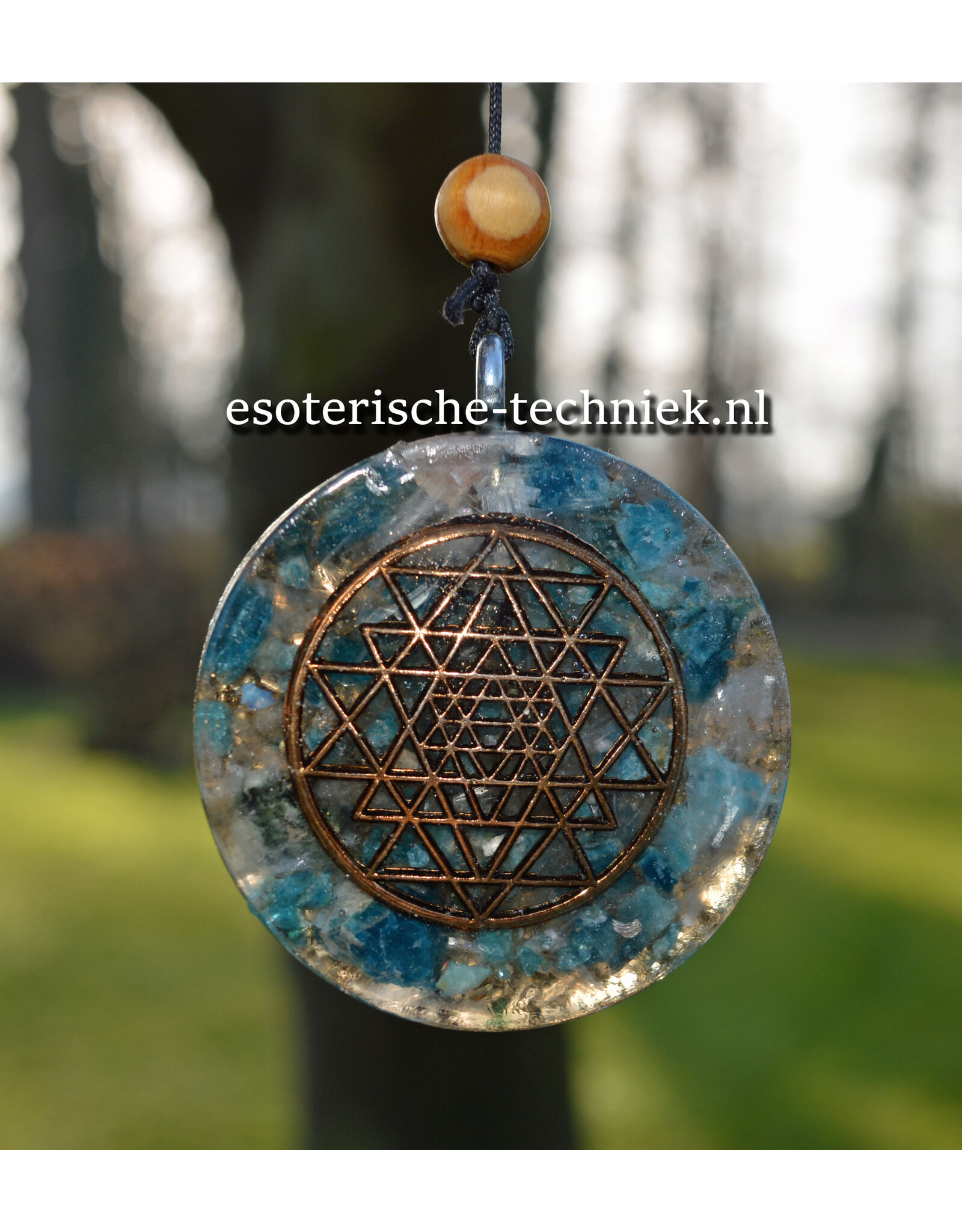 Windorgel mobiel met orgonite hanger Apatiet, Shungit en Sri Yantra symbool