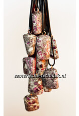 Orgonite Robijn in Cordieriet  hanger