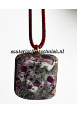 Orgonite Robijn in Cordieriet  hanger