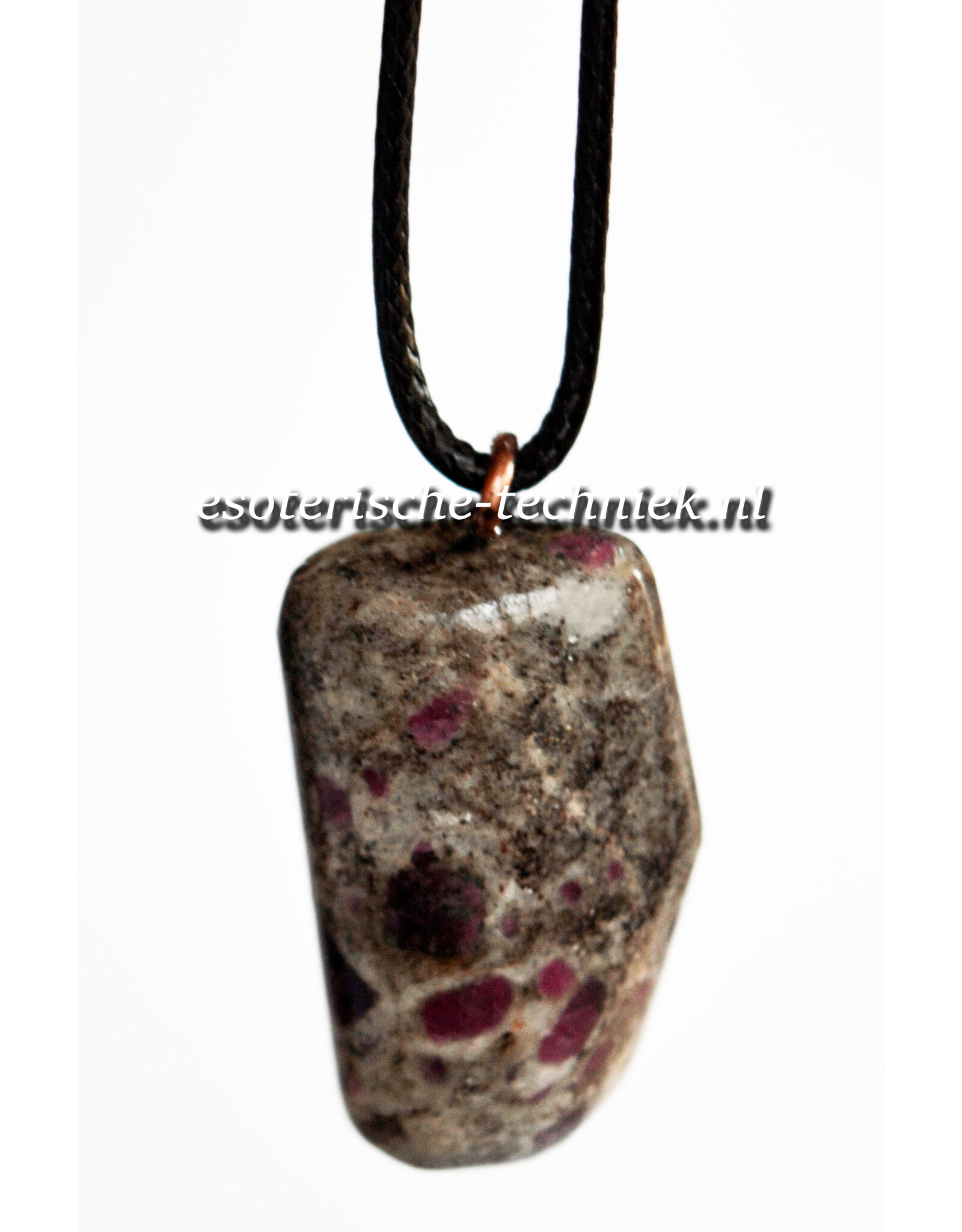 Orgonite Robijn in Cordieriet  hanger