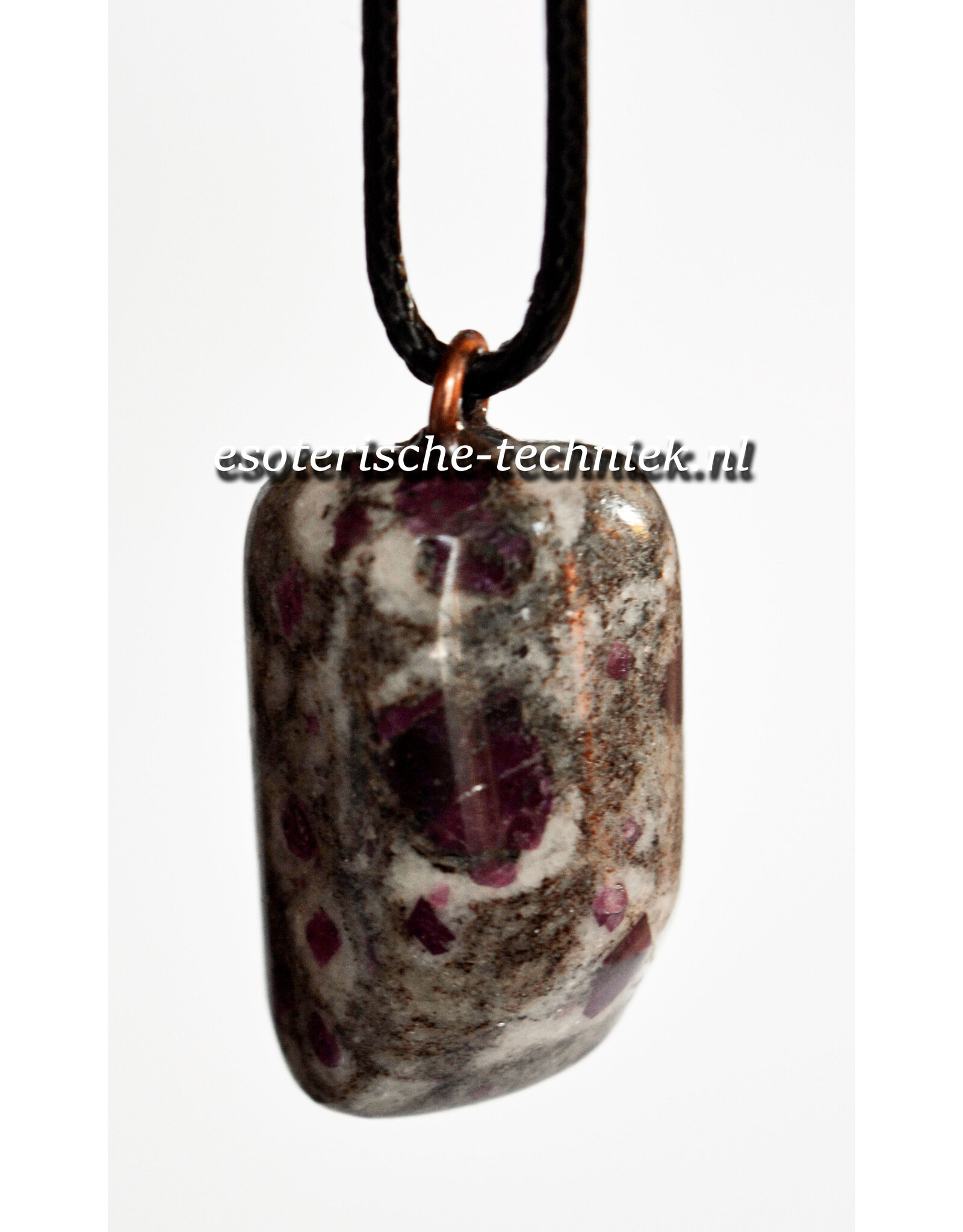 Orgonite Robijn in Cordieriet  hanger