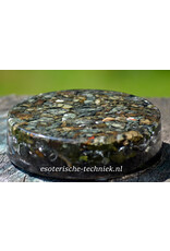 Orgonite Oplaadschijf  met Preseli Bluestone /Stonehenge steen, Lakelandite en Shungite Orgonite Oplaadschijf  met Preseli Bluestone /Stonehenge steen, Lakelandite en Shungite