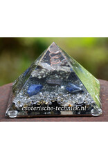Orgone Orgonite piramide met Sodaliet, Lakelandiet, Ancestraliet,  en Shungite