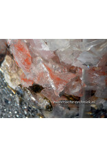 Orgonite cone Seleniet, Rozenkwarts, Arkansas kristal, Azeztuliet, Isis Calciet, Lemurian Hematietkwarts, Zonnesteen, Borniet en Shungit