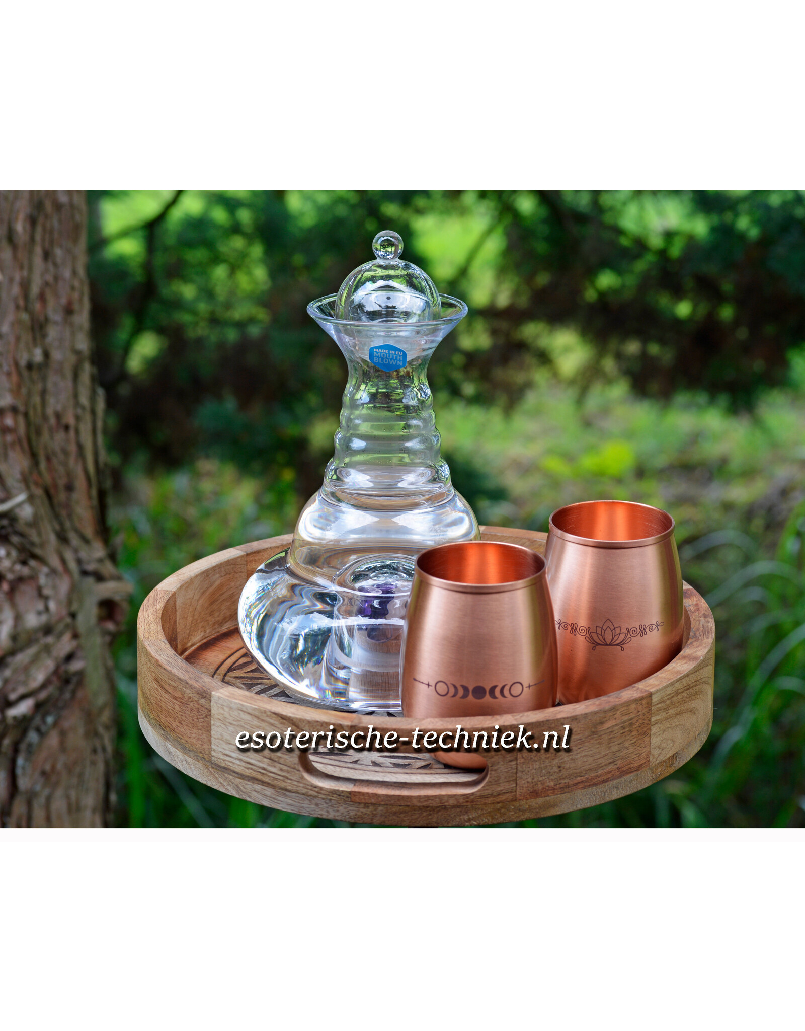 Set: Rond Dienblad Levensbloem Gravure, Koperen Drinkbeker Maanfasen en Lotusbloem, Waterkaraf met Edelstenen de Gouden Driehoek
