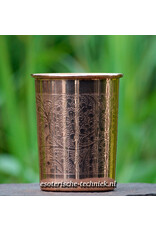 Drinkbeker van koper met bloemen print.