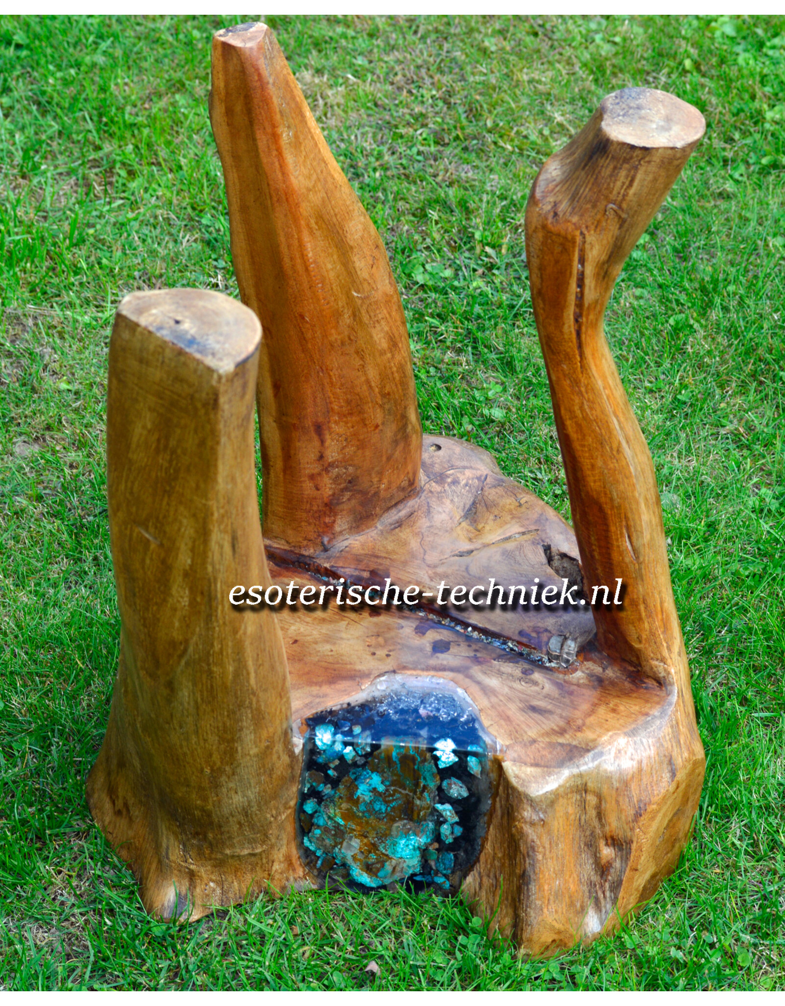 Orgonite meditatie kruk met edelstenen en mineralen