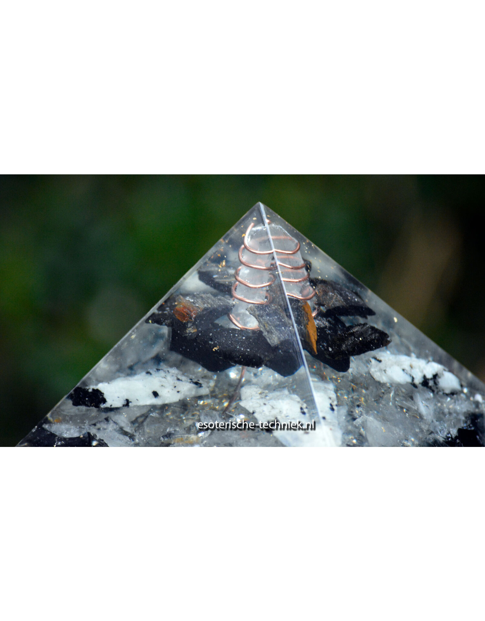 Orgonite Piramide met Bladgoud, Shungite, Isua, Nuummiet, Regenboog Maansteen & Obsidiaan, Bescherming tegen 5G en Elektrosmog