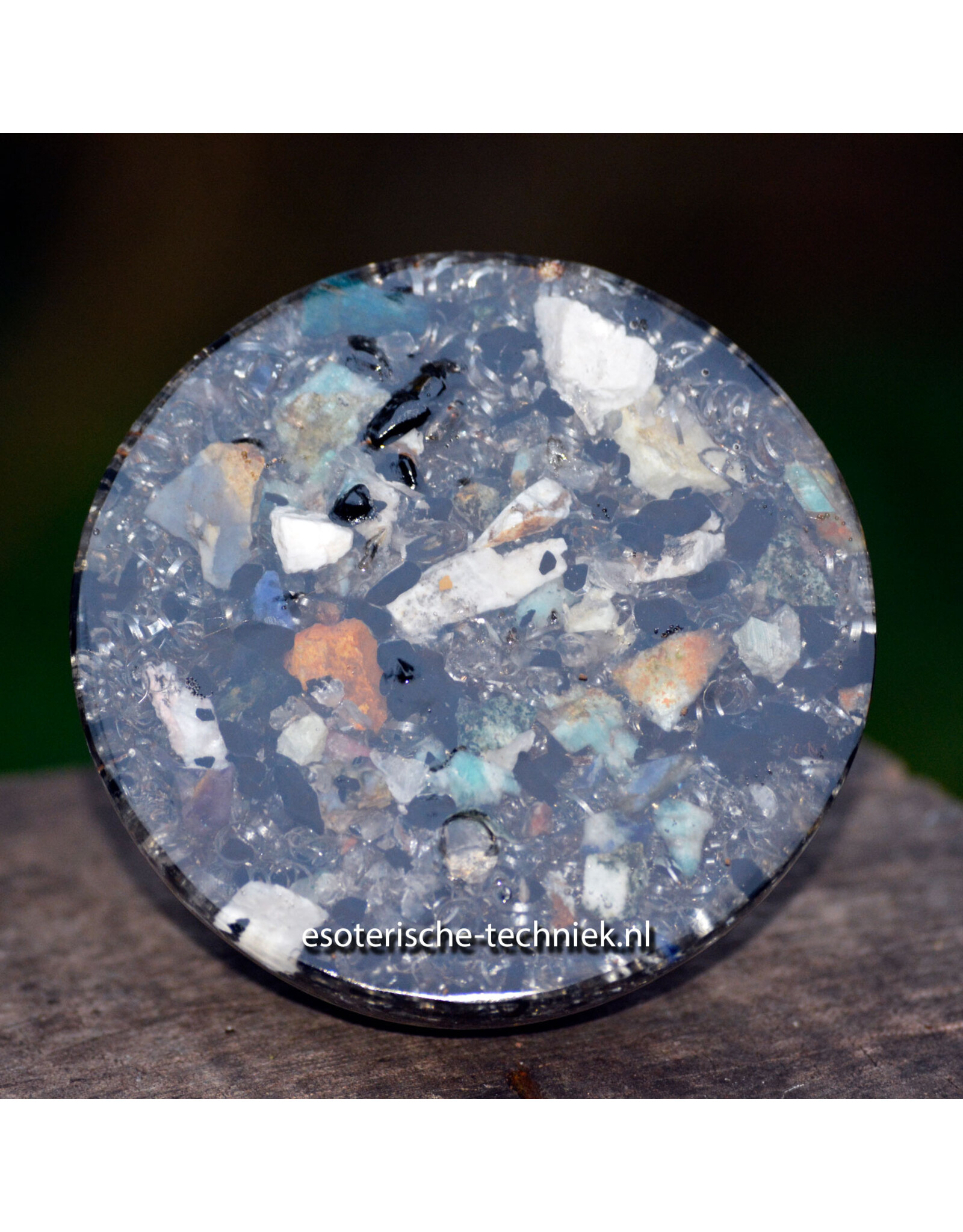 Shattuckiet orgonite cone met Blauwe Obsidiaan en Shungite. Bescherming tegen 5G, straling en negatieve energie.