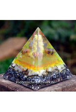 Bruciet orgonite piramide met witte Calciet, Silicium en Shungite Bruciet orgonite piramide met witte Calciet, Silicium en Shungite