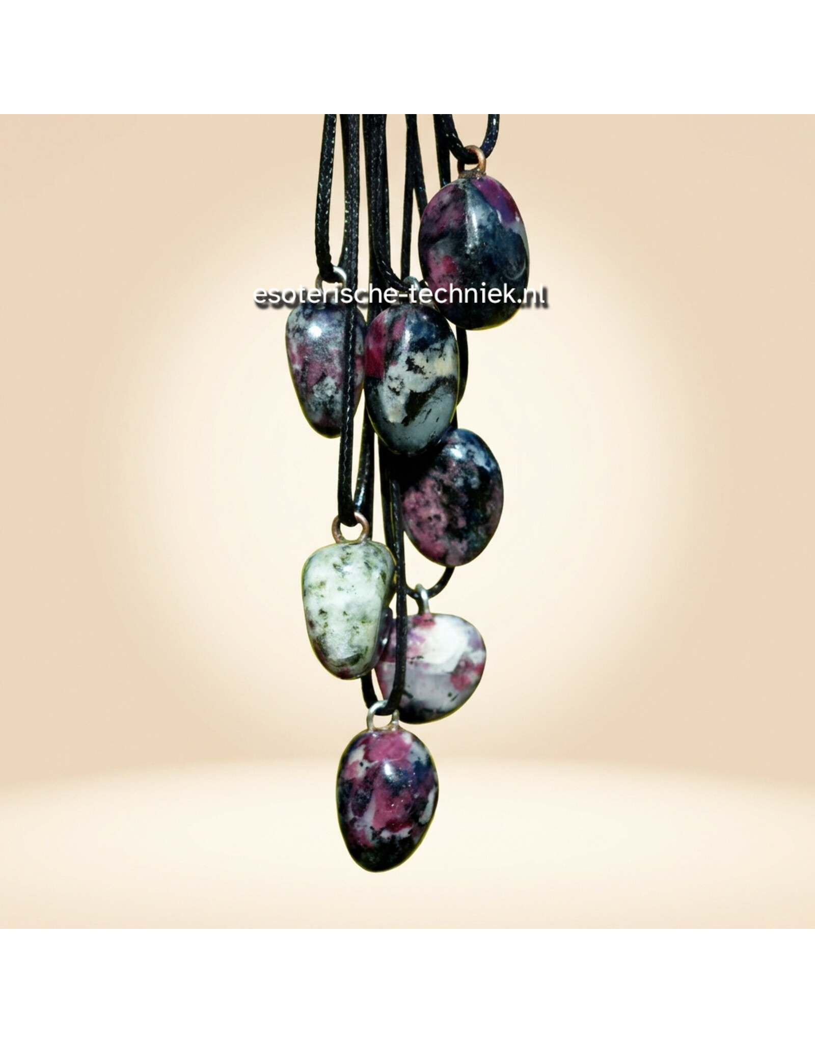Orgone orgonite hanger Eudialiet  bescherming tegen elektromagnetische straling.