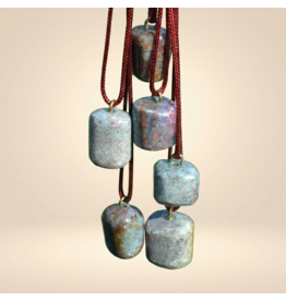 Orgonite Robijn in Kyaniet hanger