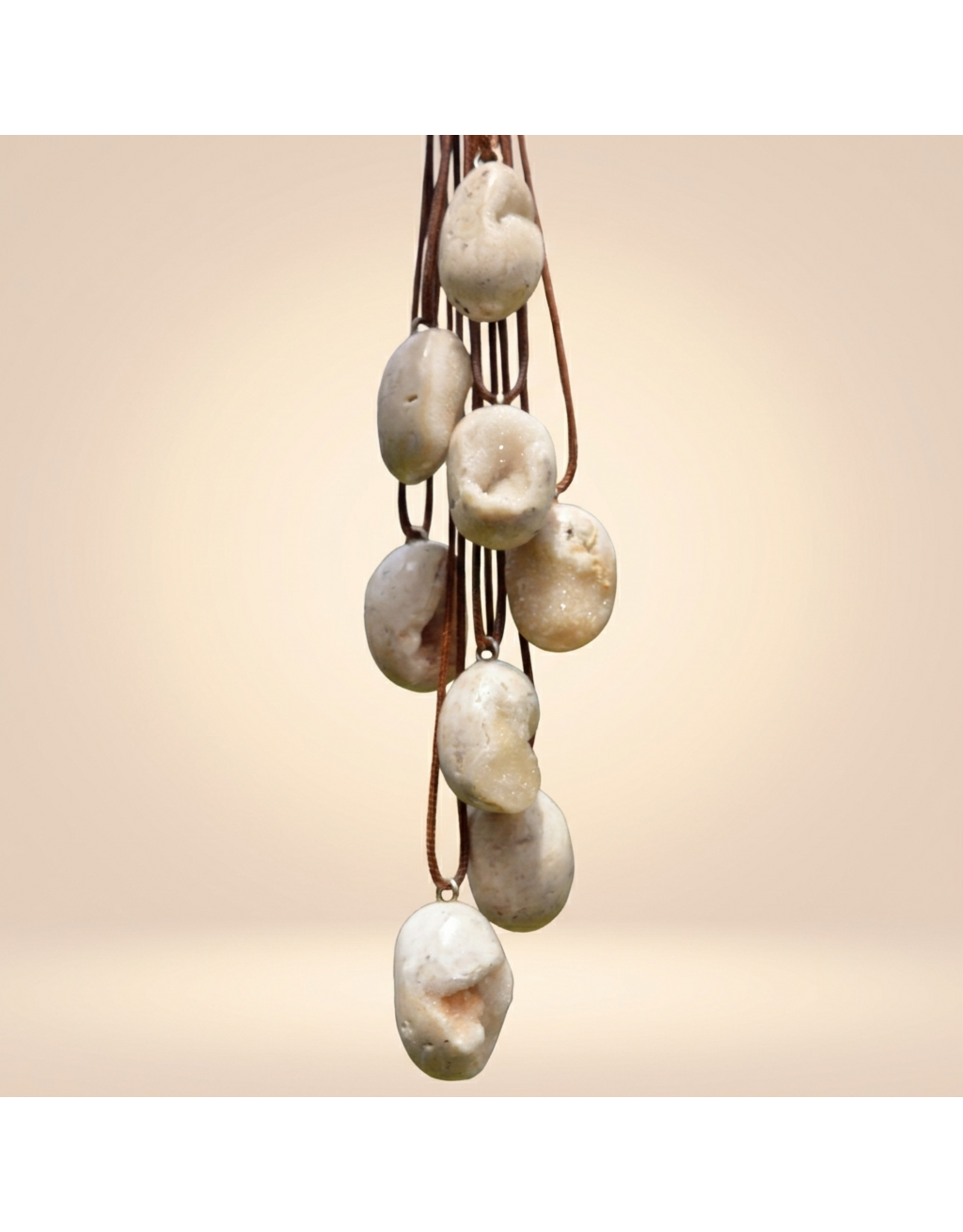 Orgonite hanger witte Aragoniet gekristalliseerd