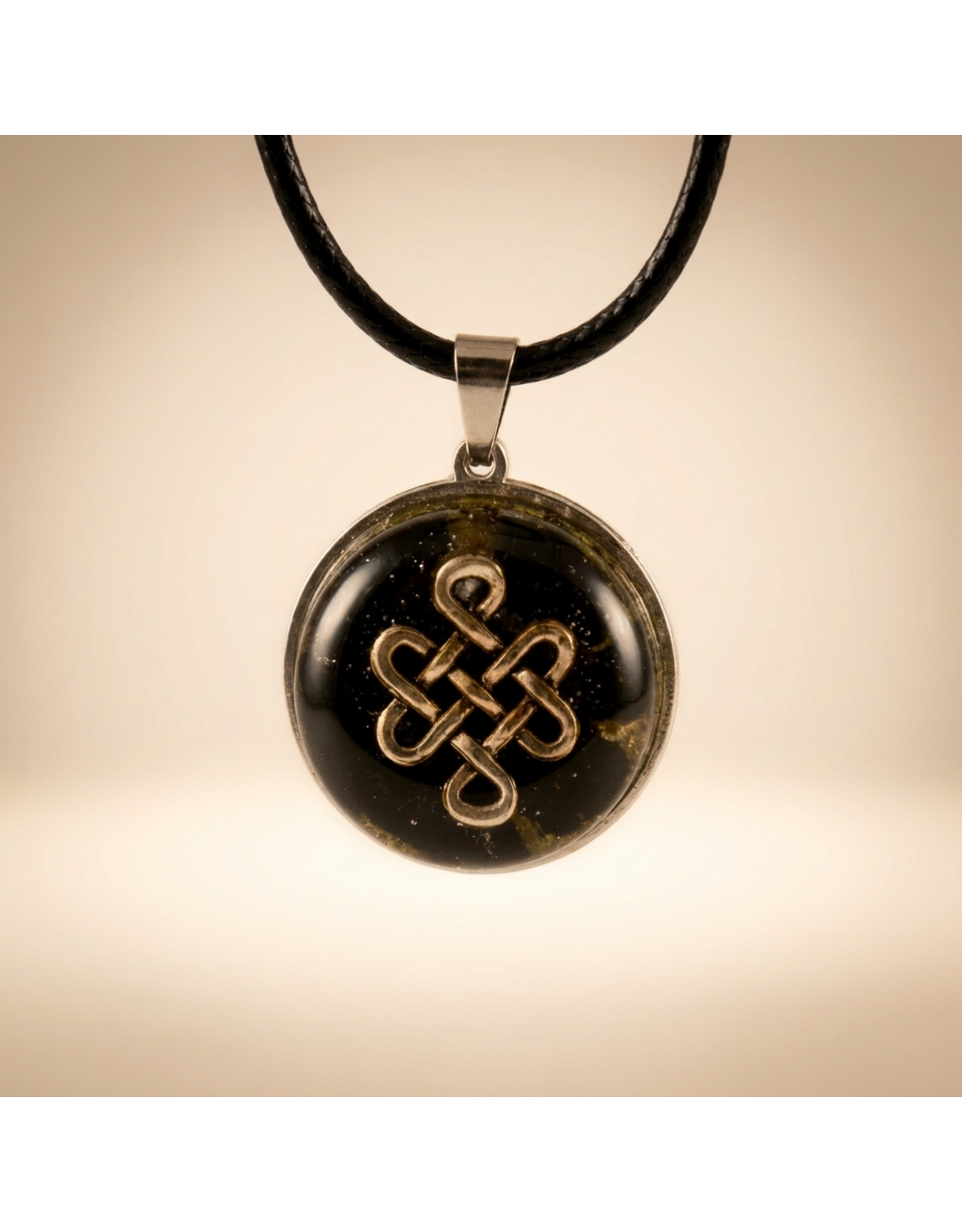 Orgonite hangers Shungiet met symbool of Bergkristalpunt
