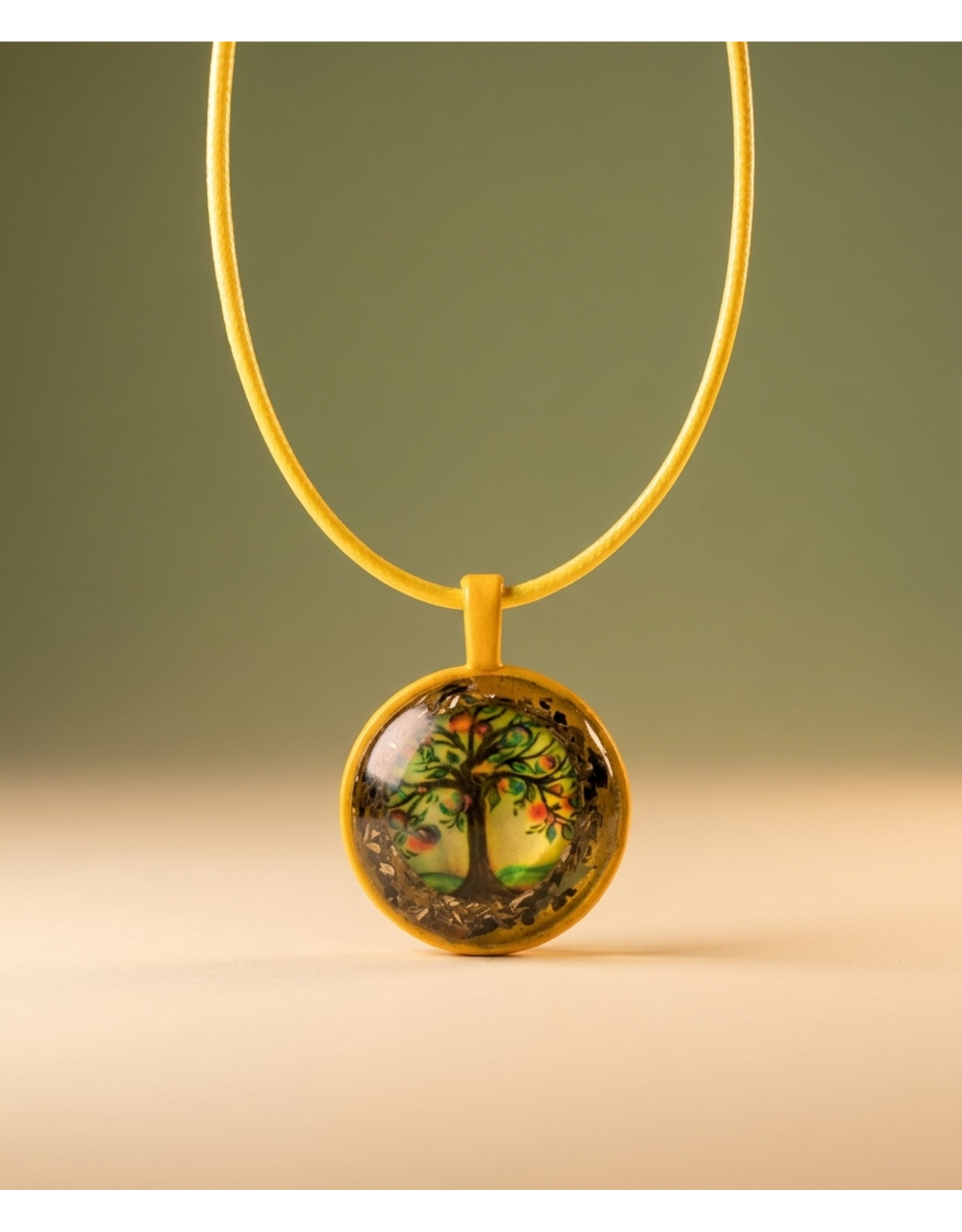 Orgonite  gekleurde hanger voor kinderen met diverse afbeeldingen