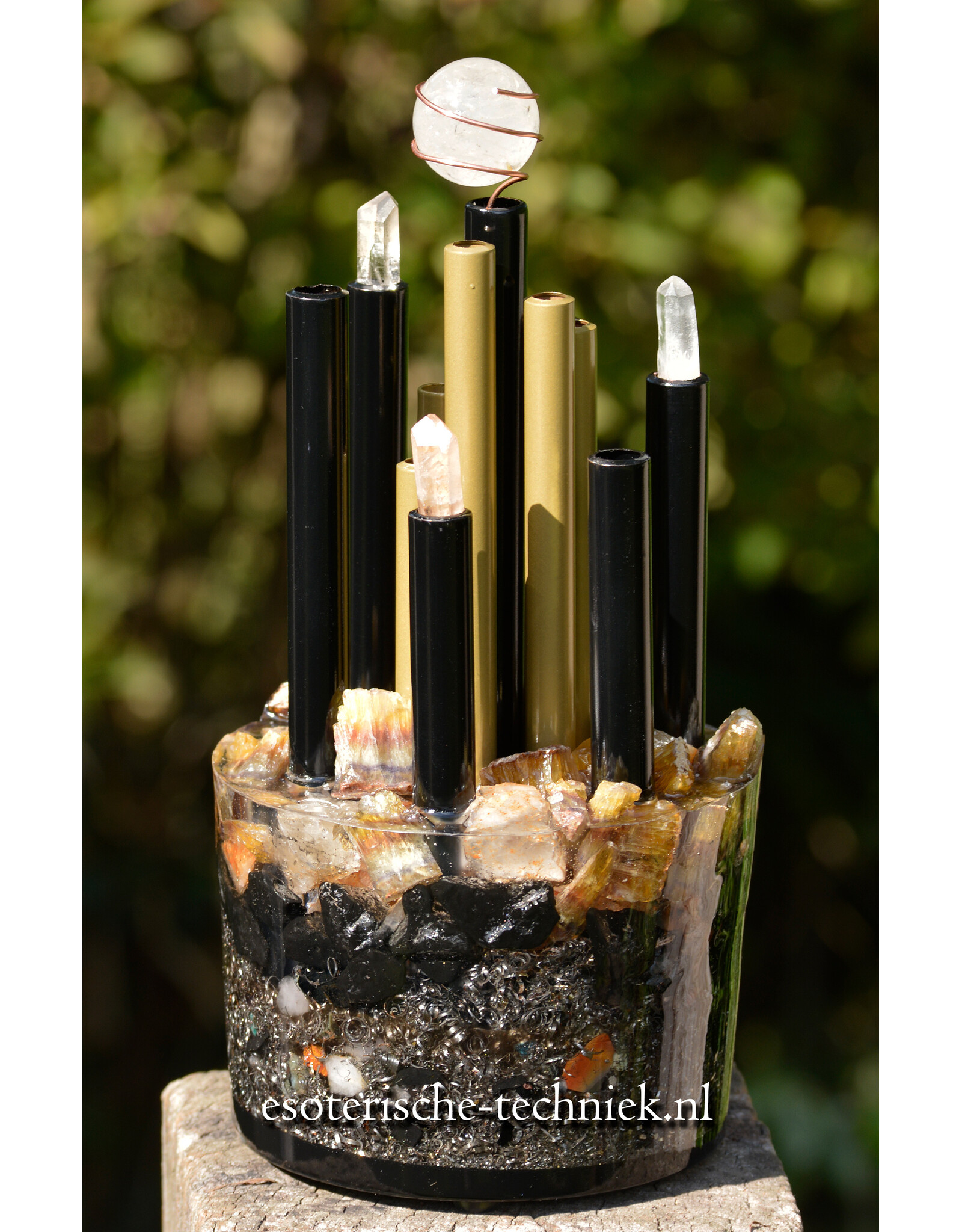 Orgone Chembuster Dubbele Vortex met Hematietkwarts, Gele Fluoriet, Herkimer Diamant, Bergkristal, Lemurisch Zaadkristal en Shungite