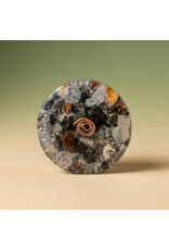 Orgonite Cone met Bergkristalpunt, Seleniet, Isis Calciet, Mangano Calciet en Zwarte Toermalijn