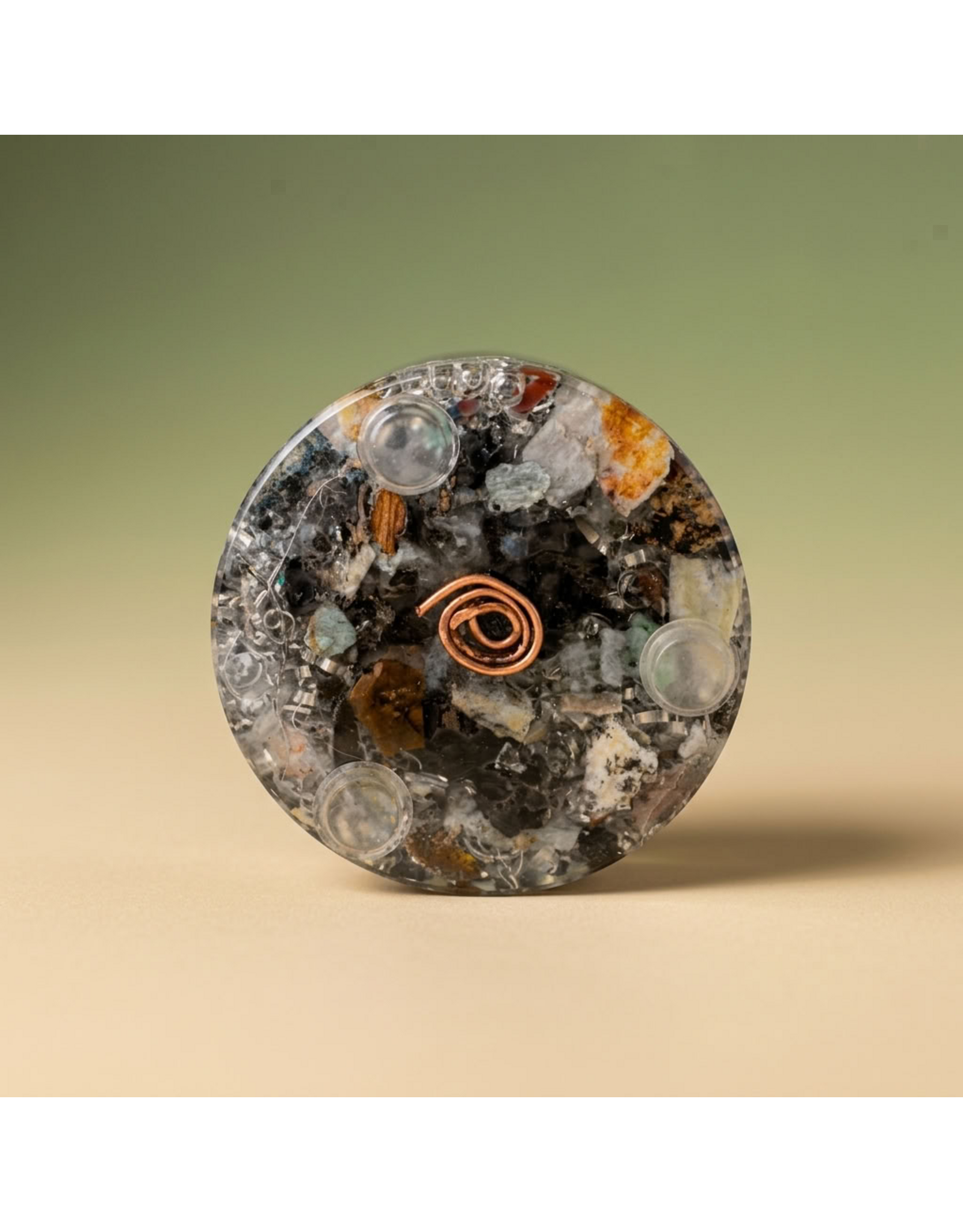 Orgonite Cone met Bergkristalpunt, Seleniet, Isis Calciet, Mangano Calciet en Zwarte Toermalijn