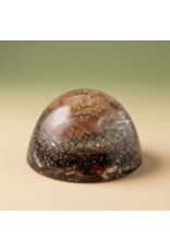 Orgonite Cone met Zonnesteen, Hematietkwarts (Red Healer), Bergkristalpunt en Shungite