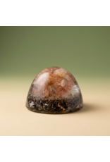 Orgonite Cone met Zonnesteen, Hematietkwarts (Red Healer), Bergkristalpunt en Shungite