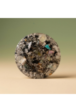 Orgonite Cone met Zonnesteen, Hematietkwarts (Red Healer), Bergkristalpunt en Shungite