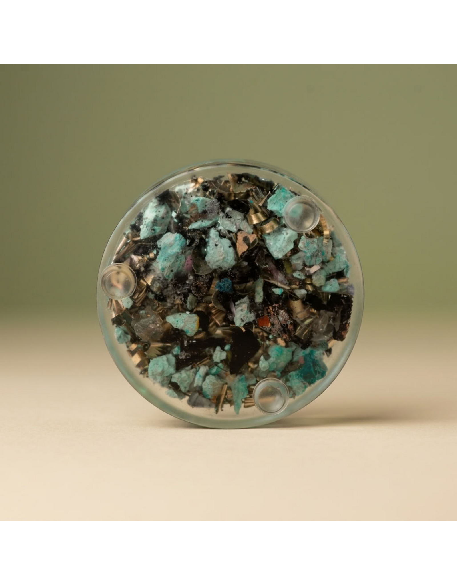 Orgonite Oplaadschijf met Ohm-symbool, Chrysocolla, Shungite en Herkimer-kristallen