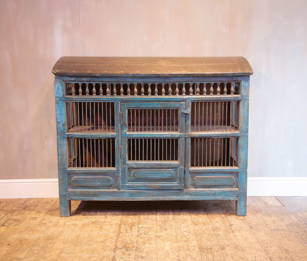 Jali Cage Cabinet Trading Boundaries