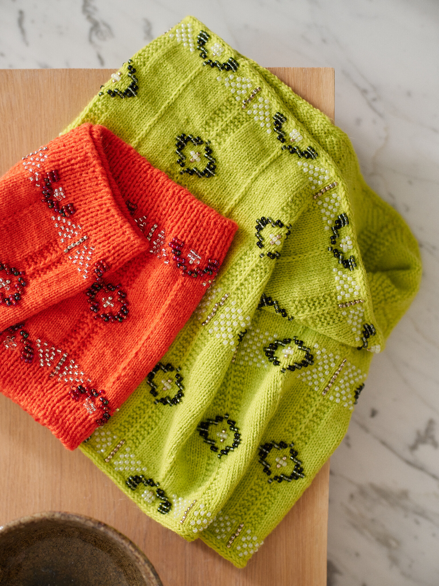 Laine Beaded Colourwork: A Modern Approach to Knitting with Beads - Jeanette Sloan