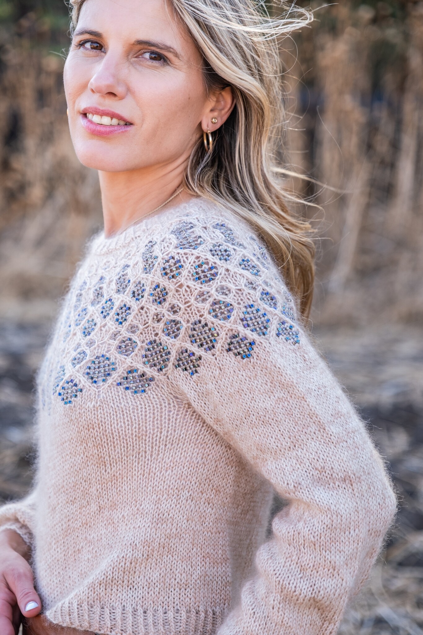 Laine Shine! Knitting with Beads- Pope Vergara