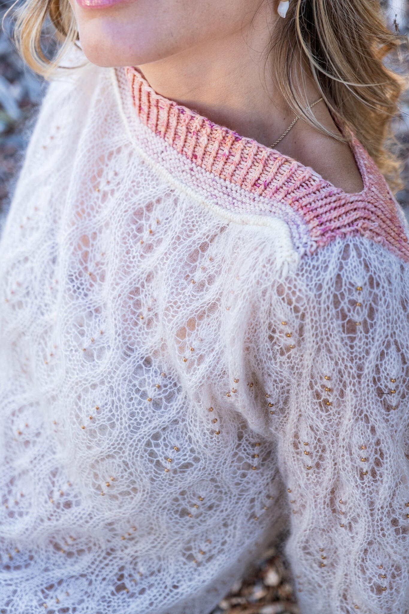 Laine Shine! Knitting with Beads- Pope Vergara