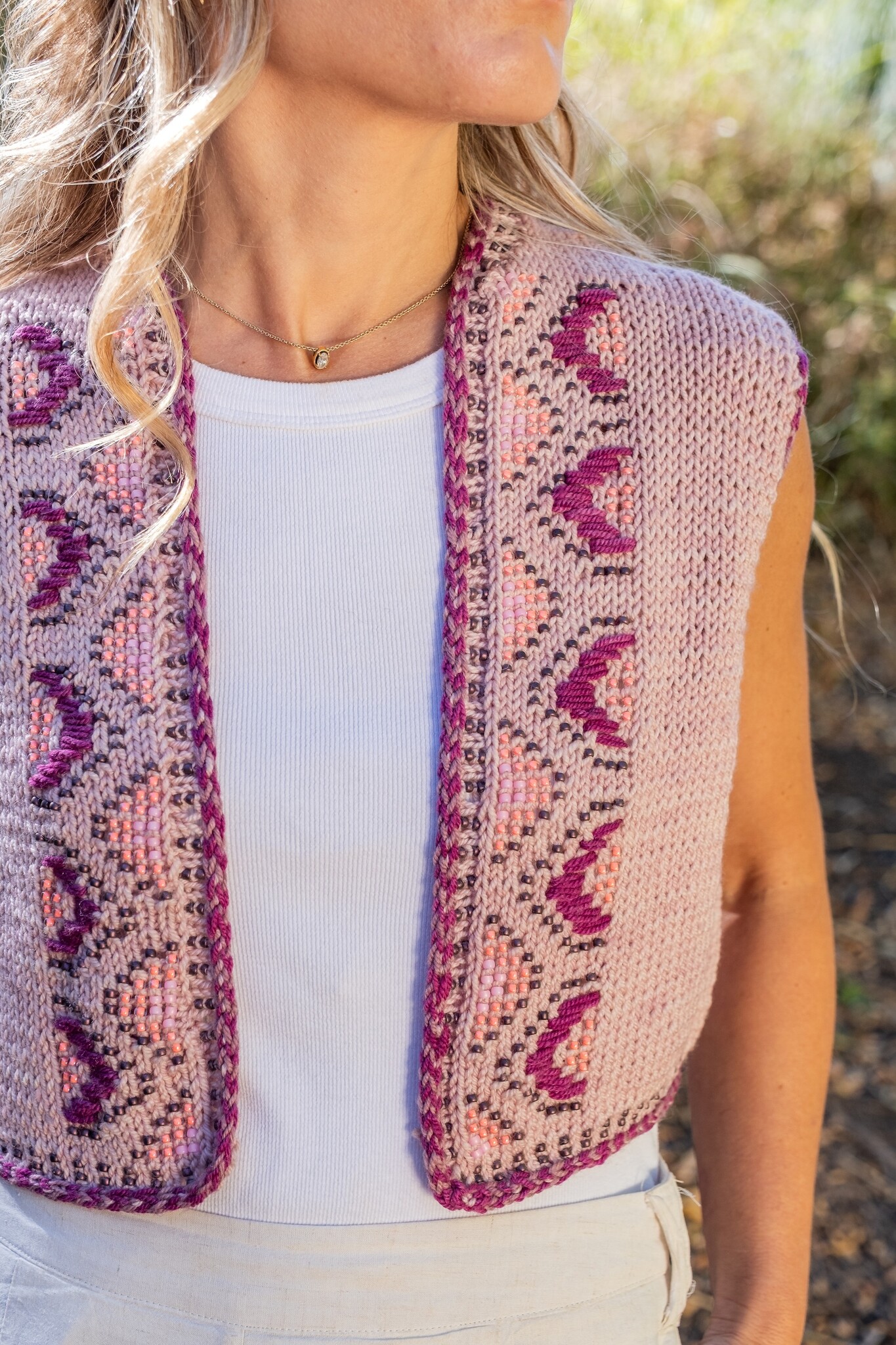 Laine Shine! Knitting with Beads- Pope Vergara