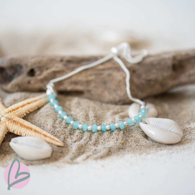 Biba armband met mat zilver en turquoise kralen