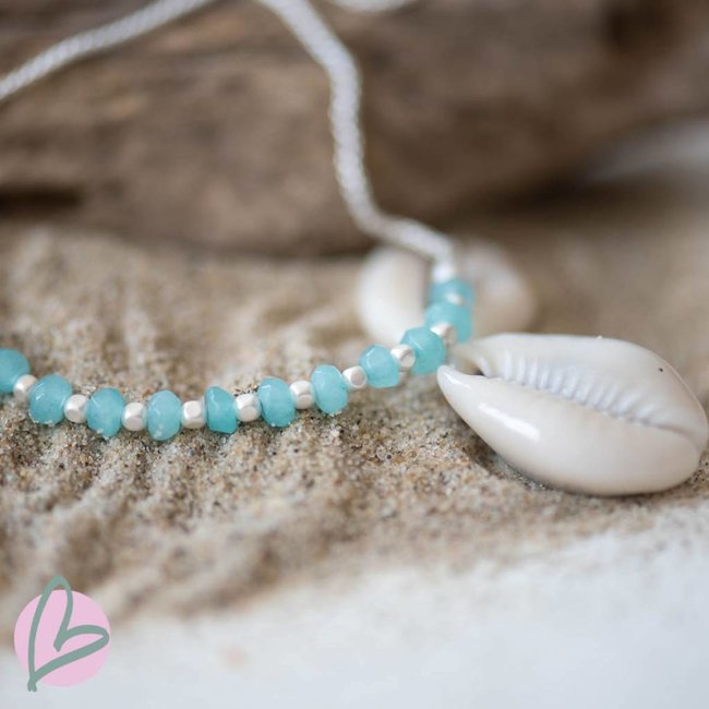 Biba armband met mat zilver en turquoise kralen