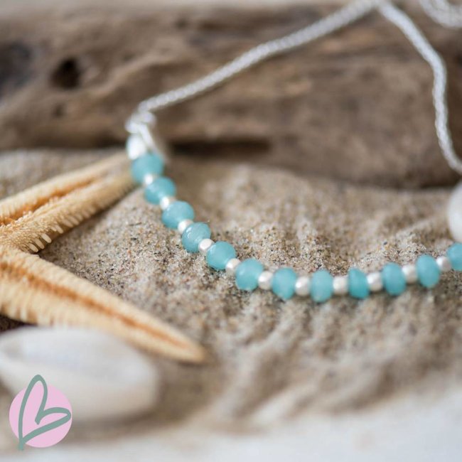 Biba armband met mat zilver en turquoise kralen