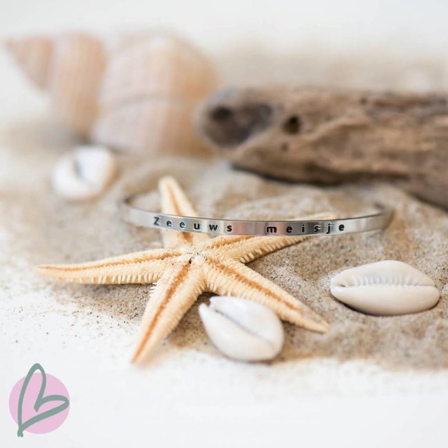 Zilveren Zeeuws meisje armband van stainless steel