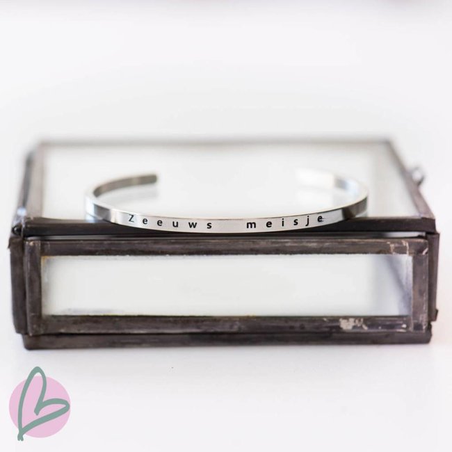 Zilveren Zeeuws meisje armband van stainless steel