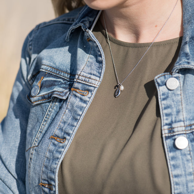 ketting zilver met cowrie schelpje en kraaltjes