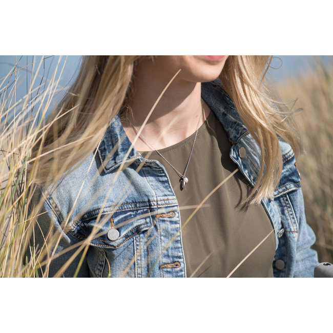 Beadle ketting zilver met cowrie schelpje en kraaltjes