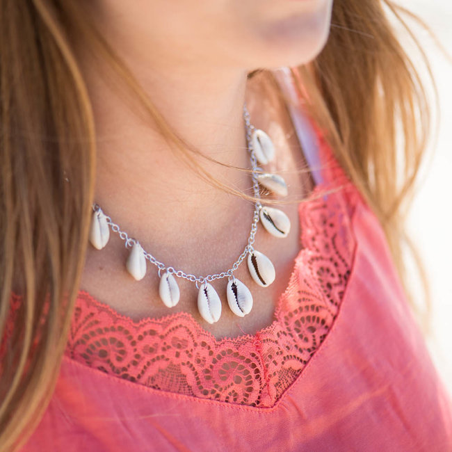 ketting zilver met kauri schelpjes