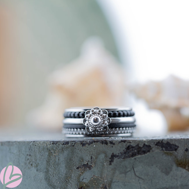 Complete ring Zeeuwse knop balls black