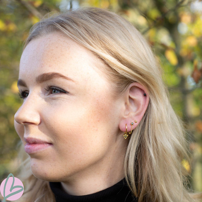 KARMA Karma oorringen triangle gold met zwarte zirconia