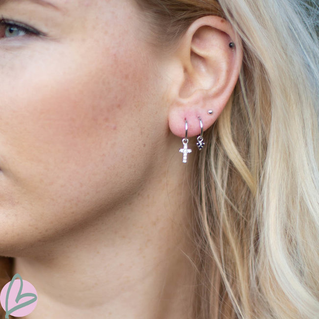 KARMA Oorringen zilver925 met zwarte zirconia