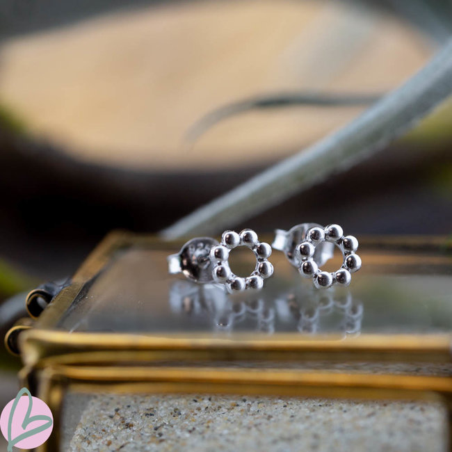 KARMA karma zilver oorstekers rond open bolletjes