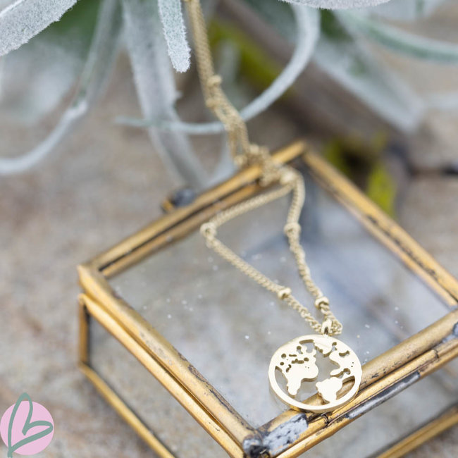 Day & Eve by Go Dutch Label "Wear the World: Ketting met wereldbol!"
